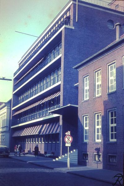 Datei:Doornkaat Verwaltungsgebäude Neuer Weg Neubau 20 09 1965 01.JPG
