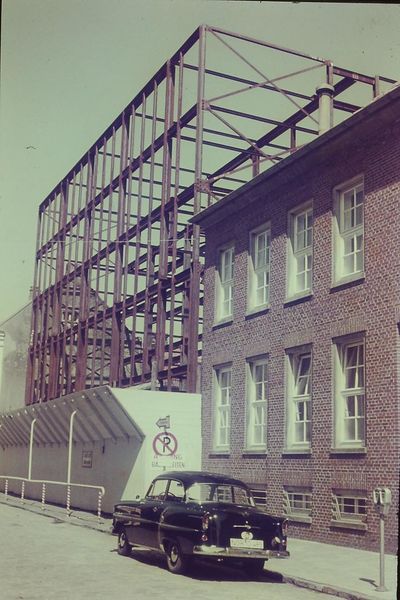 Datei:Neuer Weg 36-37 Doornkaat Neubau Verwaltungsgebäude 05 1964.JPG