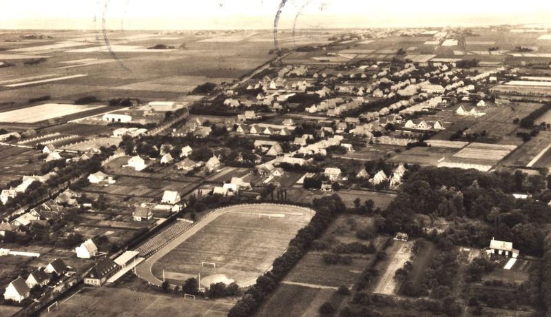Datei:Jahnplatz Luftaufnahme um 1940 01.jpg