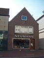 Neuer Weg 69 - Bestattungshaus Engelke Neumann - Aufnahme vom 16. März 2003.