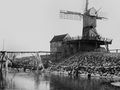 Das Foto wurde wahrscheinlich kurz vor dem Abriss der letzten Mühle (1898/1899) aufgenommen.
