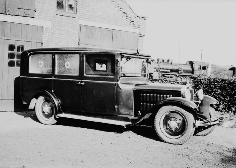 Datei:Feuerwehr Norden Sanitätskraftwagen 1936 01.jpg