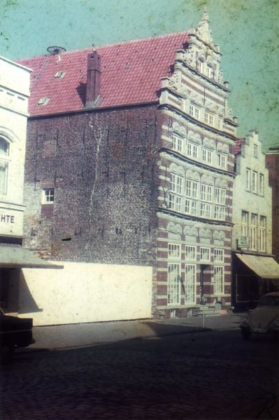 Datei:Schöninghsches Haus Nebengebäude fehlt 13 03 1965.jpg