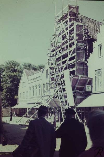 Datei:Osterstraße Schöninghsches Haus Gerüst Rettung 24 07 1962 02.JPG